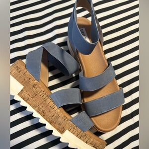 PRICED TO SELL… firm - Steve Madden jaklin sandals platform sandals